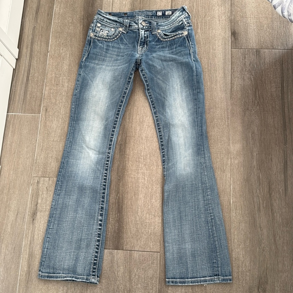 LOW RISE BOOTCUT MISS ME JEANS